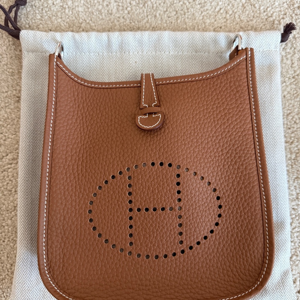 New Hermes Taurillon Clemence Amazone Evelyne TPM 16 Gold w/White Stich/PHW